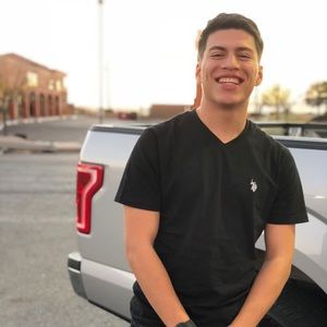 Meet your Posher, Sebastian